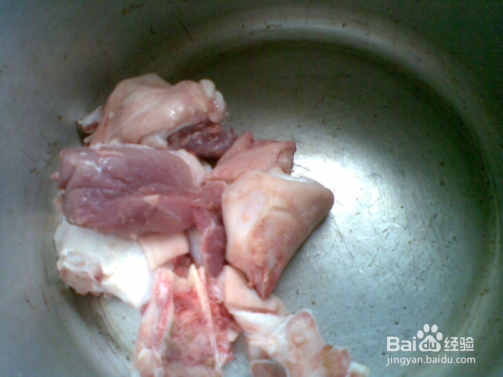 莲藕猪手汤烹制方法