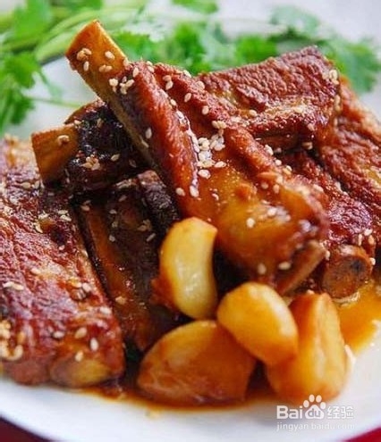 家常菜做法大全有图：[14]蒜子烧排骨做法