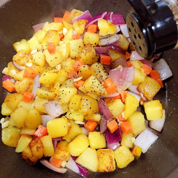 孜然洋葱炒土豆