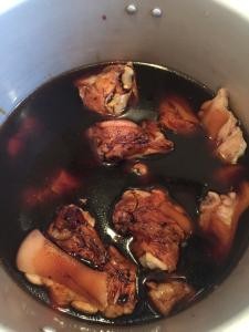 怎样做出色香味俱佳的酱猪蹄