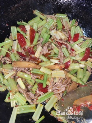 芹菜牛肉丝的做法