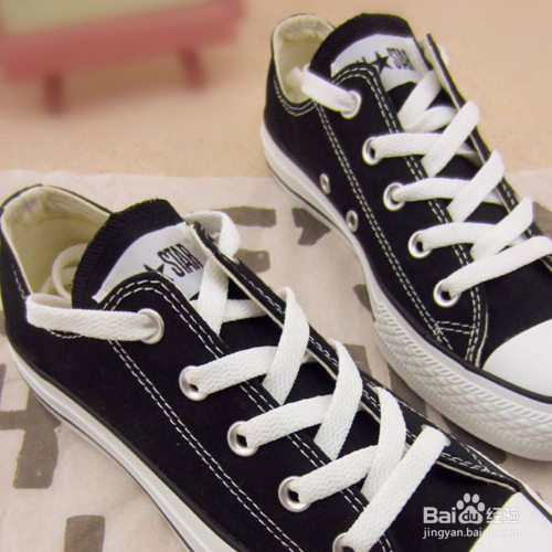 帆布鞋怎样才能刷干净