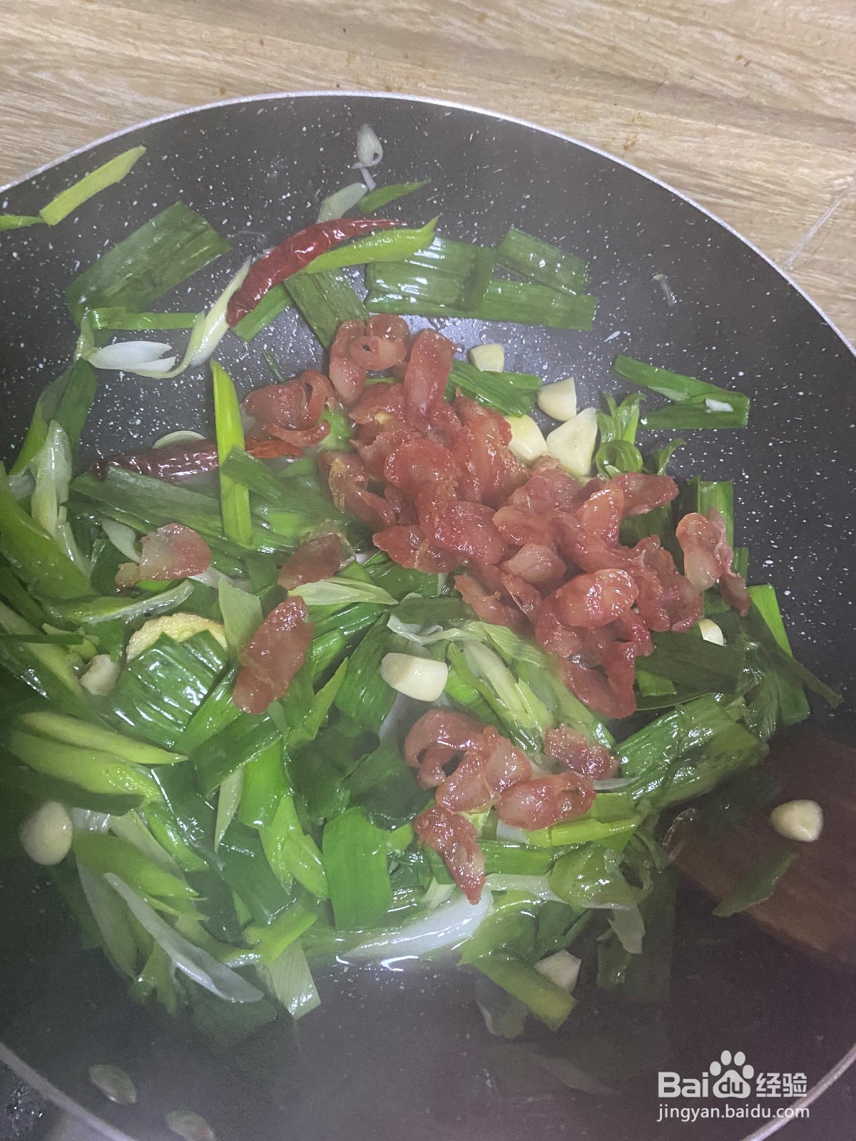 家常菜—-腊肠炒蒜苗