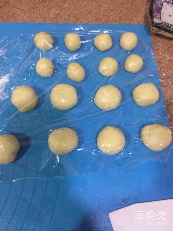 花式蛋黄酥的做法