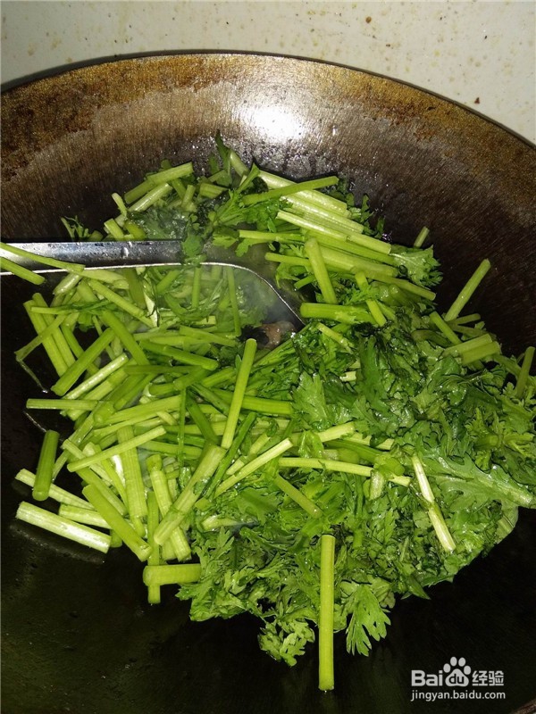 茼蒿老姜炒腊肉