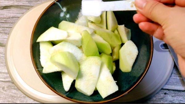 夏日多喝丝瓜鸡蛋汤
