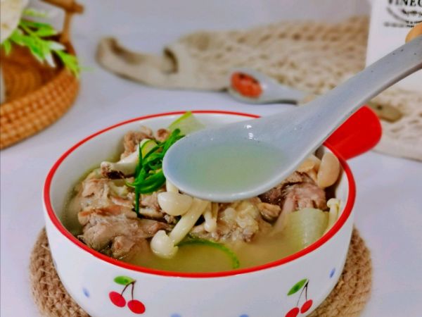 松茸冬瓜白玉菇鸭汤