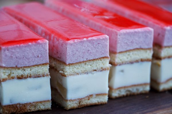 覆盆子荔枝蛋糕