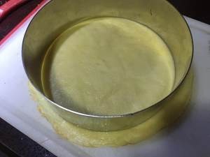 在家制作美味芒果千层蛋糕