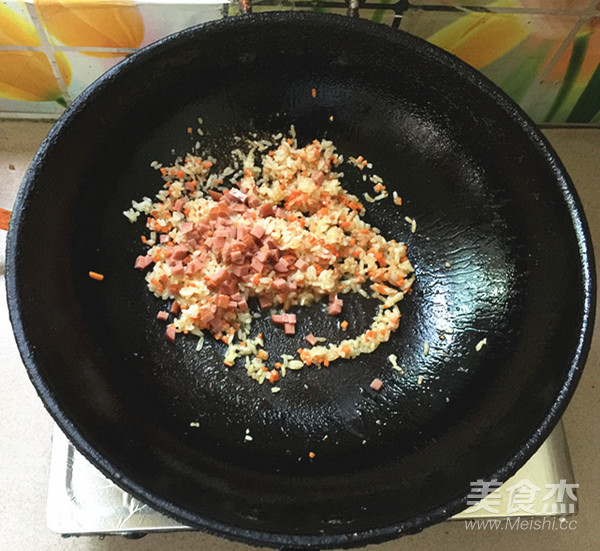 肉松蛋包饭的做法