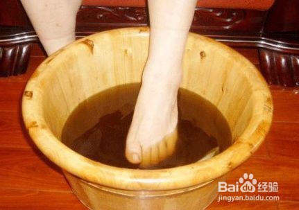 脚脱皮怎么护理?
