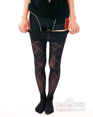 如何穿裤袜塑形美腿袜的方法