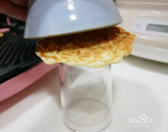 冰淇淋脆皮甜筒杯