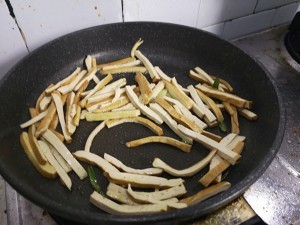 健康养生佳品芹菜香干的做法