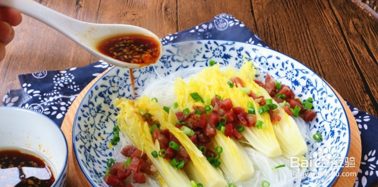 腊肠粉丝娃娃菜的做法