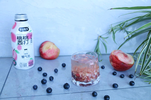 少女心莓桃多多气泡饮