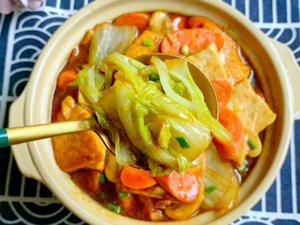 白菜豆腐火腿煲