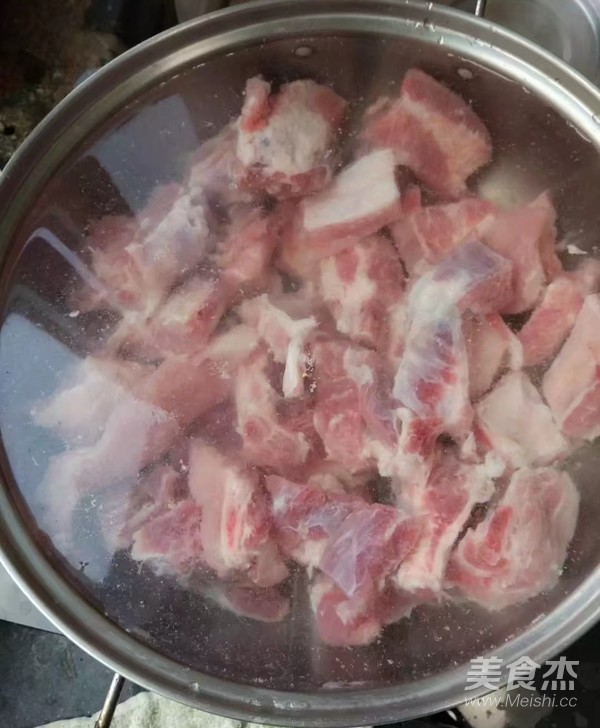 排骨烧土豆的做法