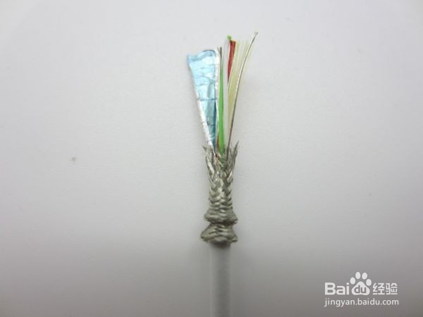 怎么样通过线材来判断锐舞苹果数据线的真假