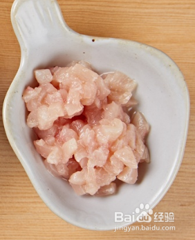 11个月宝宝补铁补钙辅食----腰果鸡丁焖饭