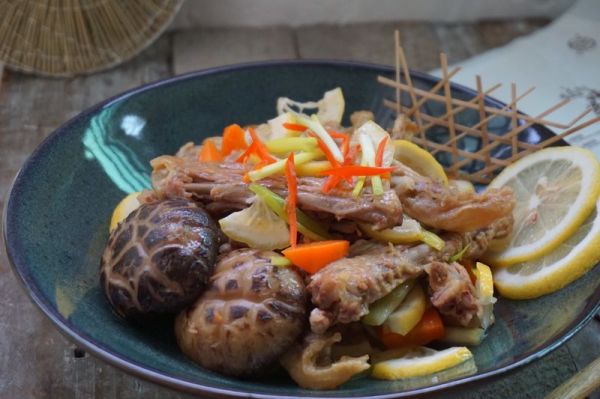 柠檬对味酱鸭#食光社干锅鸭#