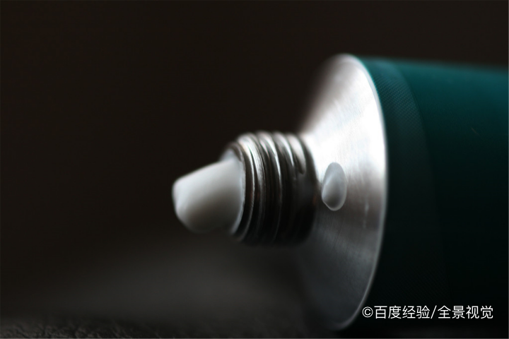 手沾到辣椒很辣怎么办