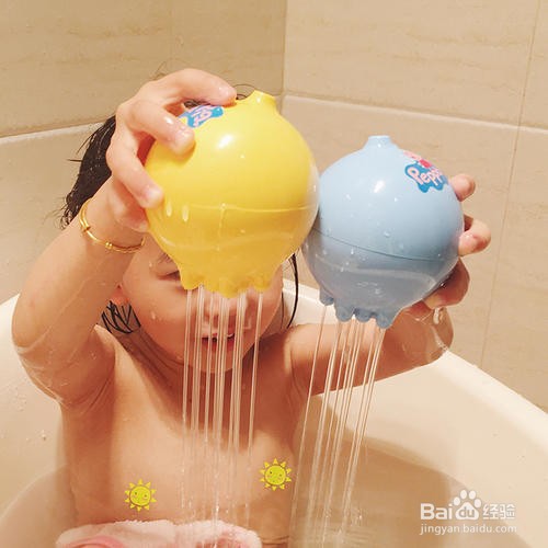 如何用浴盆给宝宝洗澡