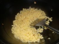 怎么做【土豆火腿炒辣椒】