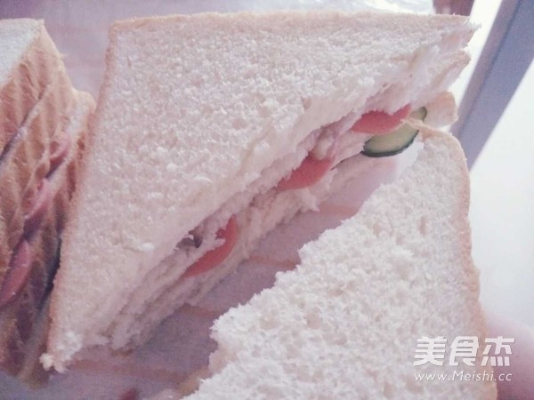 蔬菜火腿果酱三明治