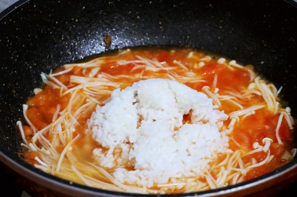 番茄金针菇烩饭
