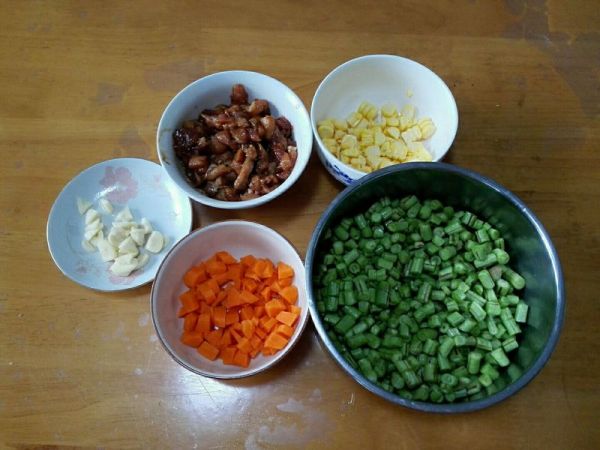 荞麦面荷叶夹饼配豆角肉丁