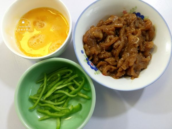 肉丝木耳炒黄花