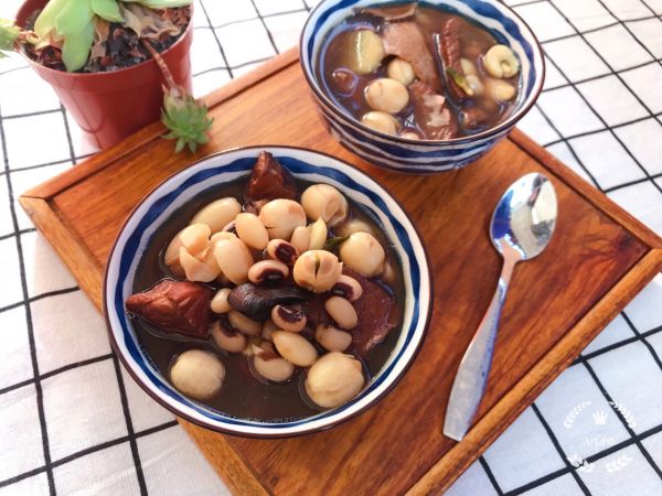 莲子芒果核煲瘦肉