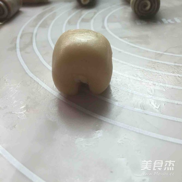 紫薯蛋黄酥的做法