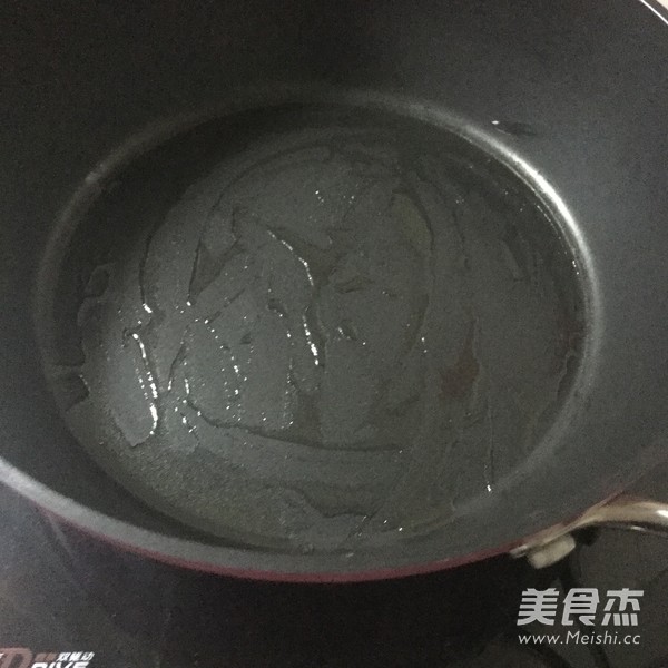 香煎杂鱼煲的做法