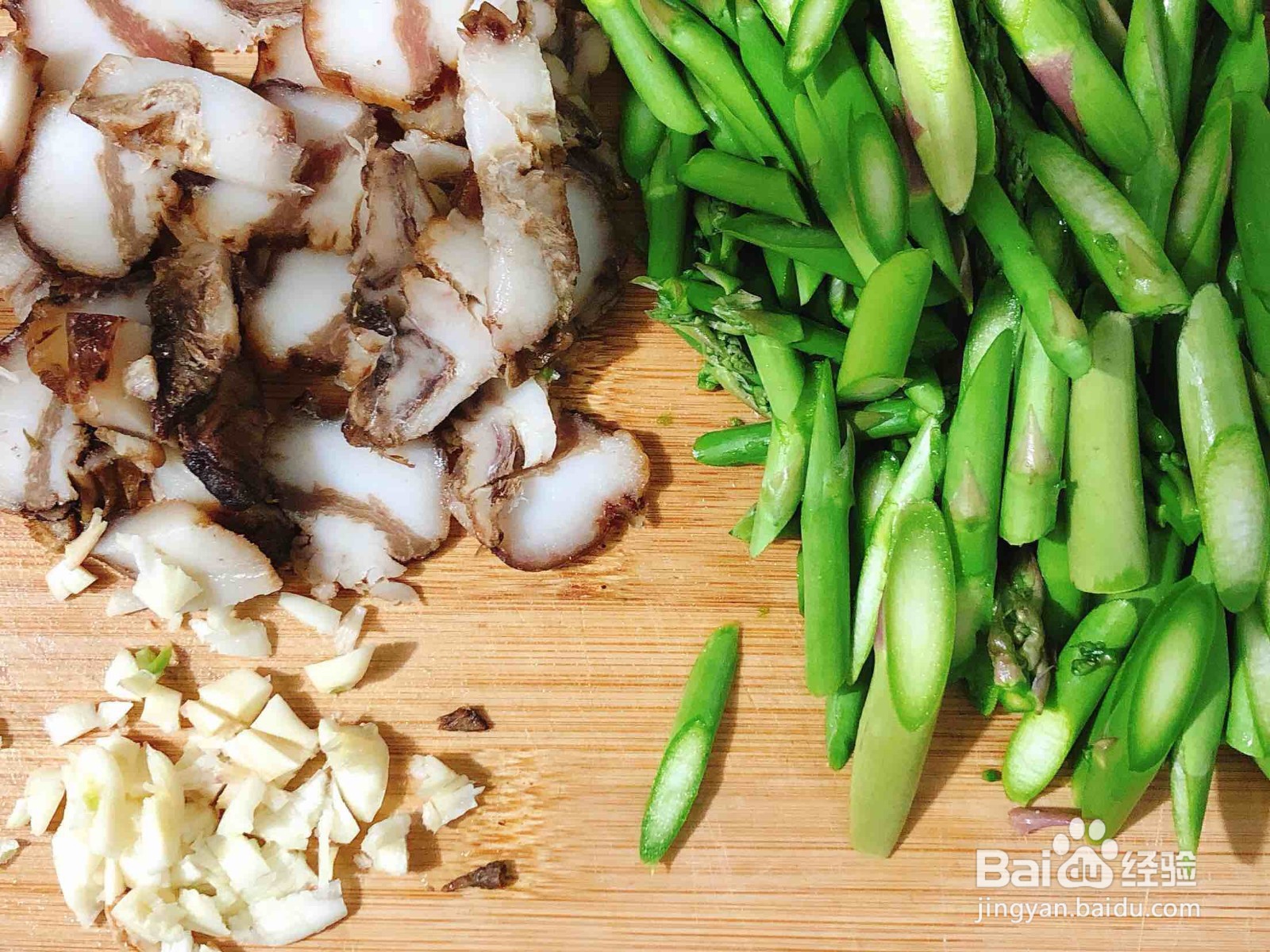 怎么做芦笋炒腊肉
