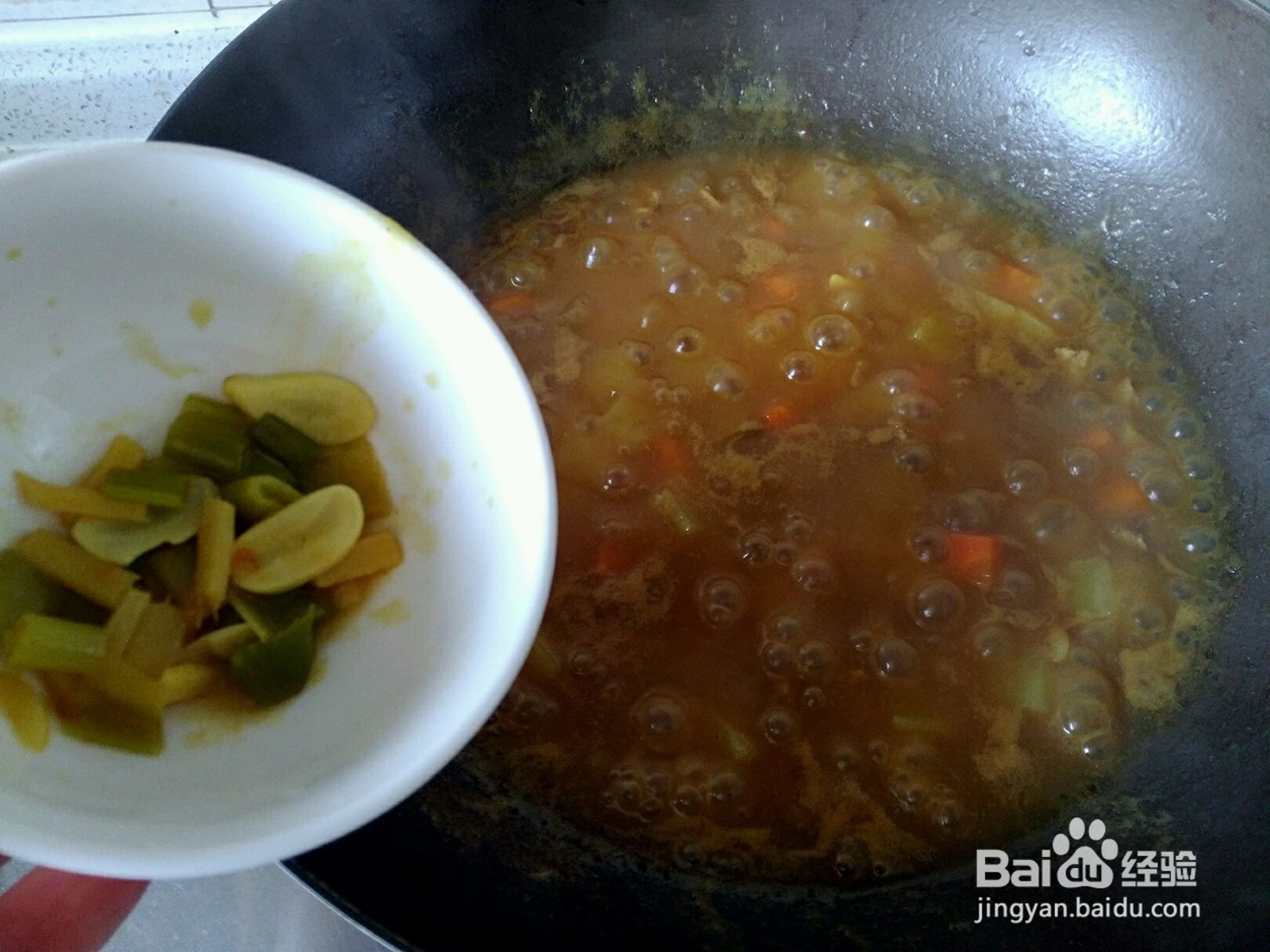 咖喱土豆猪肉盖饭的做法