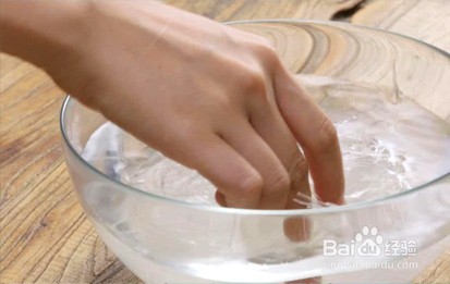 宝宝皮肤皴裂的处理方法
