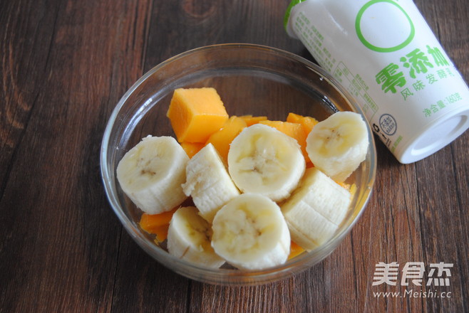 芒果香蕉酸奶昔