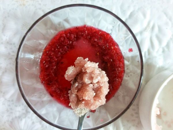 酸爽可口蔓越莓果冻奶