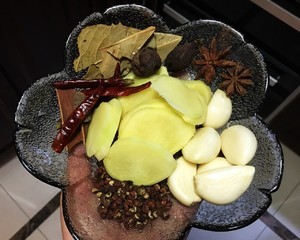 炆牛白腩的做法