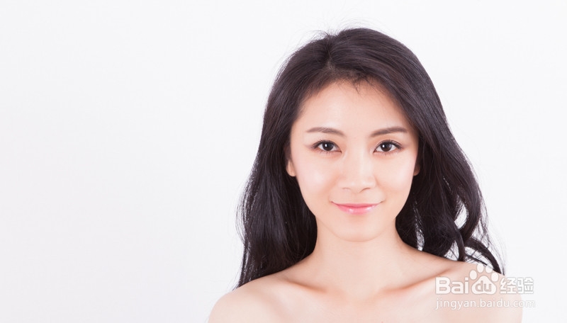 迪奥引领圣诞彩妆潮 梳子圣诞女神妆来袭