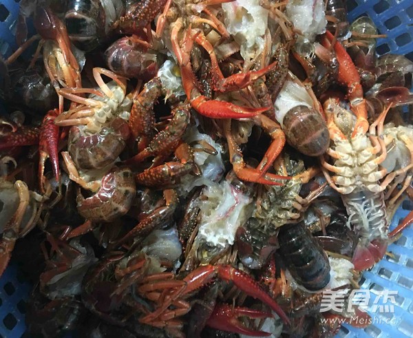十三香龙虾的做法