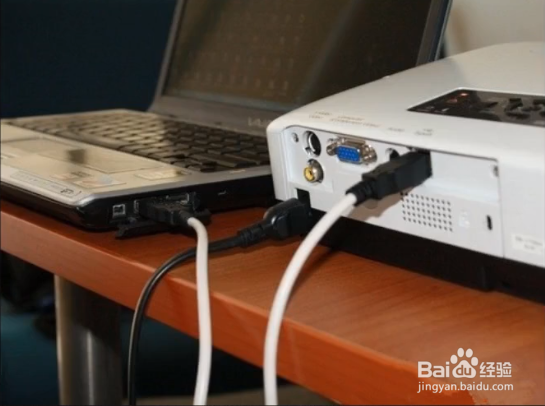 投影仪如何连接电脑