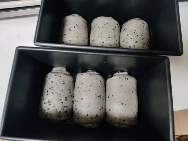 黑芝麻手撕吐司