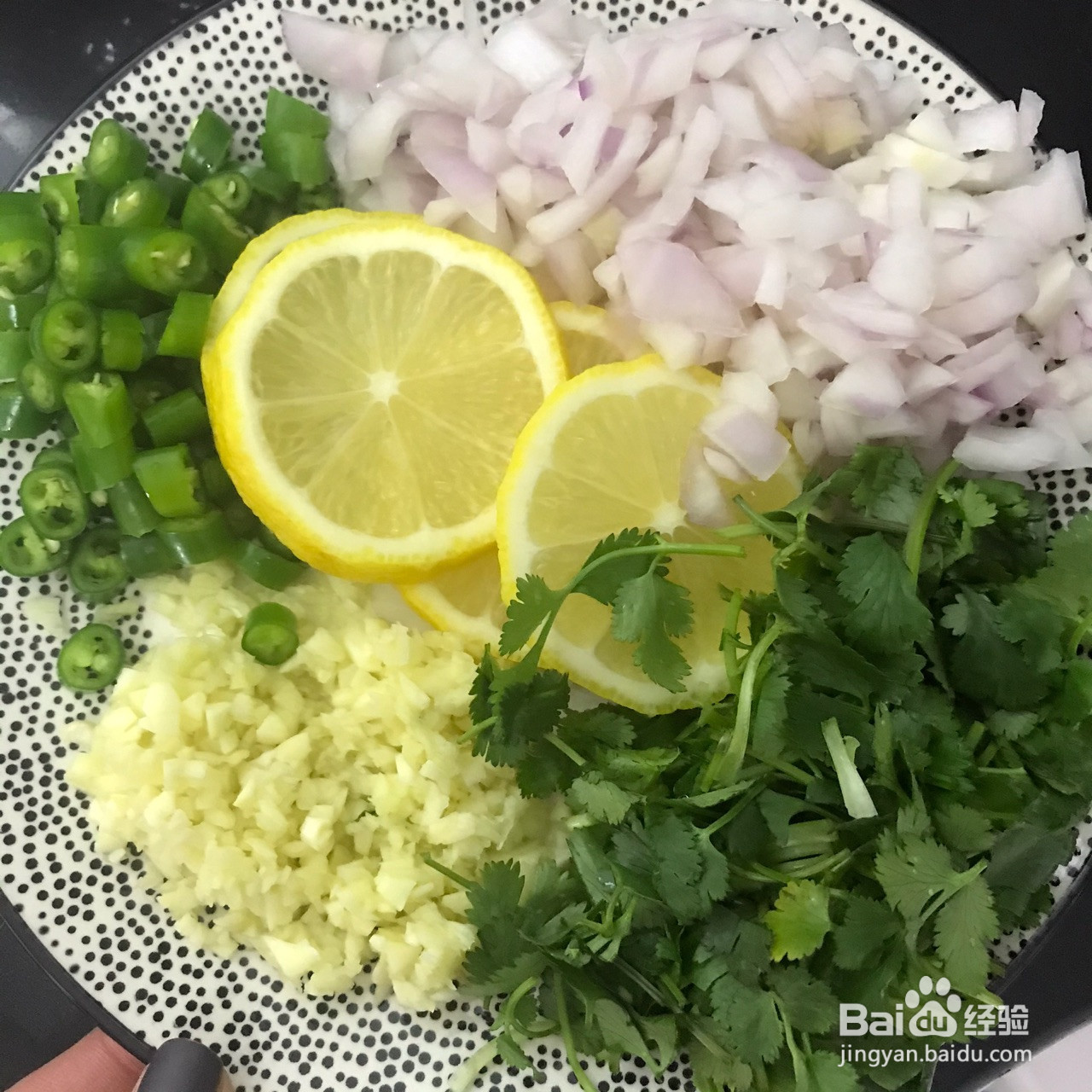 柠檬百香果凤爪的做法