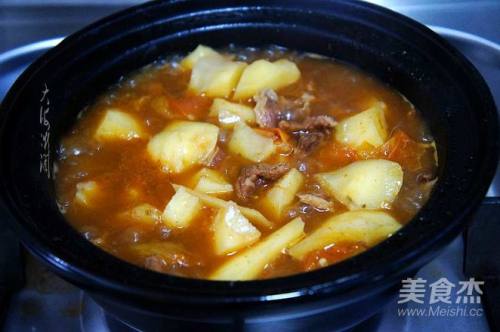 牛肉土豆炖柿子