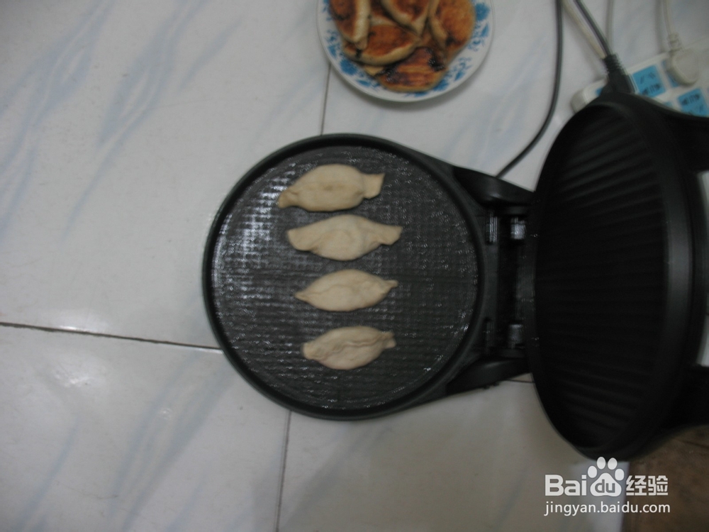 如何制作家常牛肉水煎包