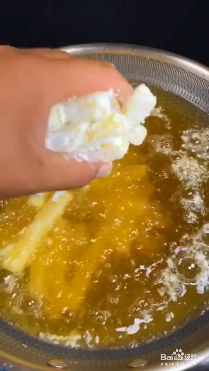 如何制作东北土豆酱汁条