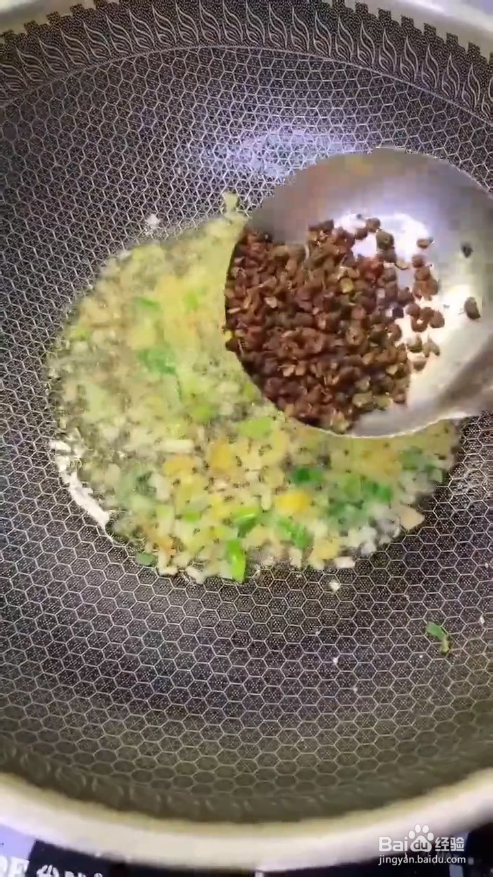 如何制作干煸辣子鸡